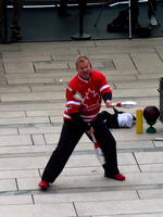 20100225155855_canadian_juggler_on_robson_square