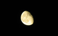 040925130911_moon_above_space_center