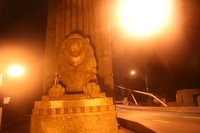 051111205733_lion_statue_guarding_lion_gate_bridge