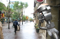 robot on the street 